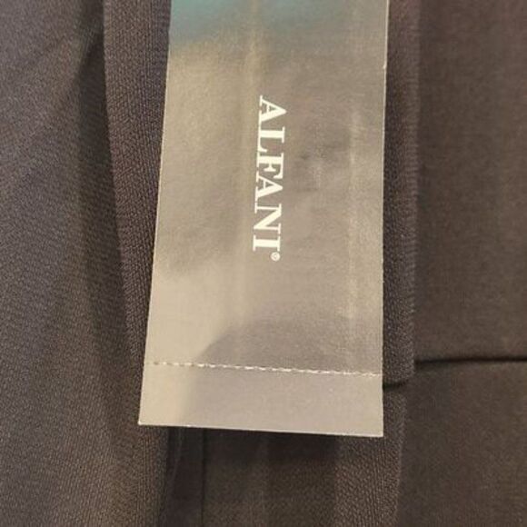 NWT Long Sleeve Black Top with Side Ruching & V-Back Size Small … - Picture 6 of 6